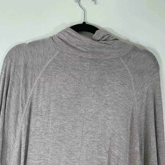Chelsea & Theodore Sweater Women’s Large Tan Loose Cowl Neck Dolman Top - Picture 7 of 7
